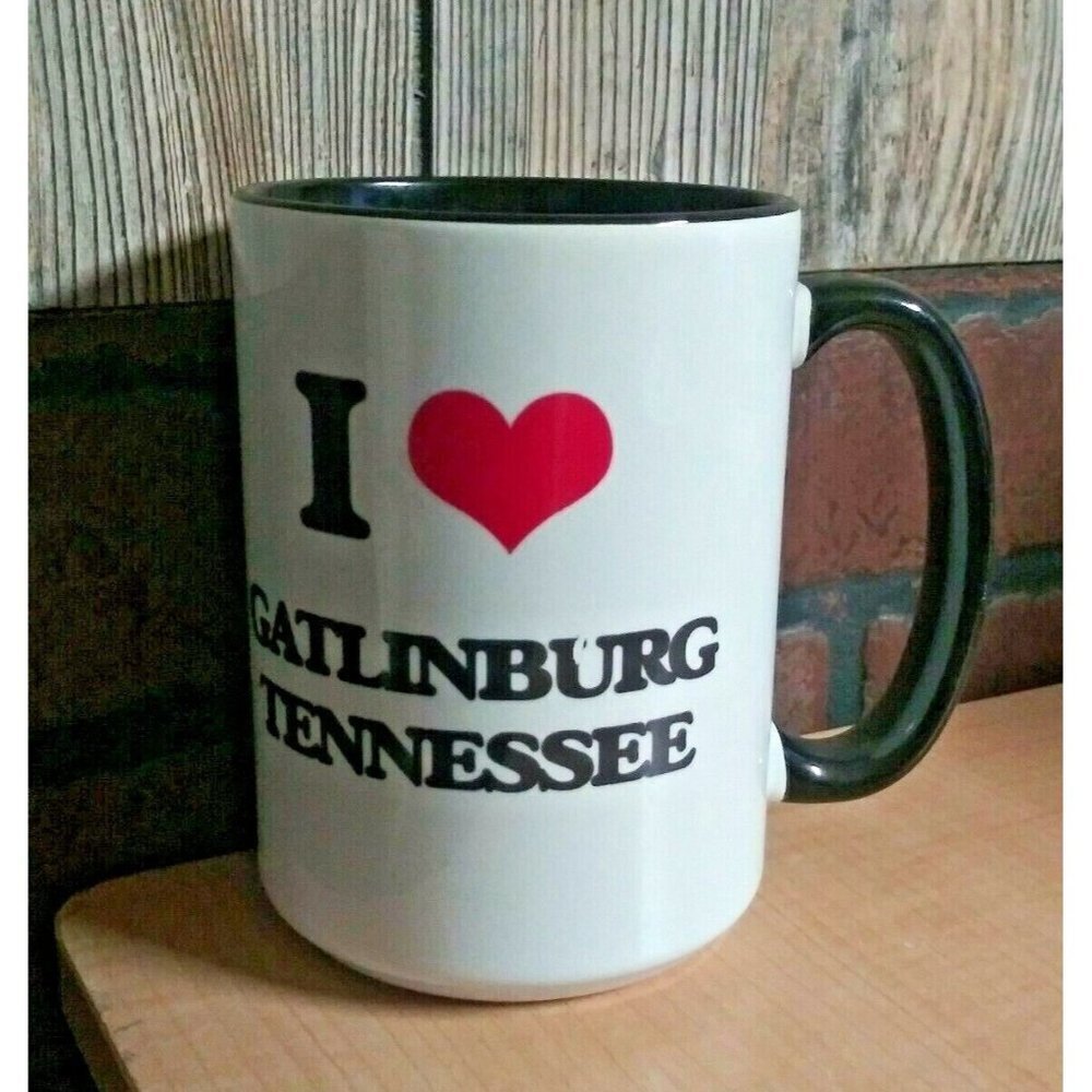 Gatlinburg Tennessee Coffee Mug Collectible Souvenir "I Love Gatlinburg" 4.75"